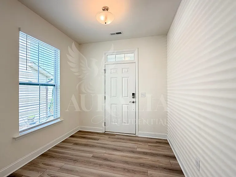 563 Whitley Ridge Dr — Photo 5