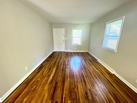 5th image of 925 Dillard St #925