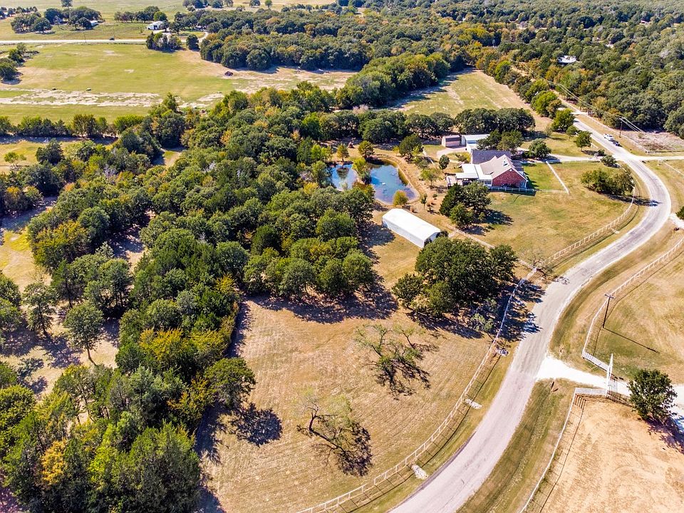 166 County Road 2261, Valley View, TX 76272 | Zillow