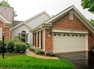 2210 Lake Shore Cir, Arlington Heights, IL 60004