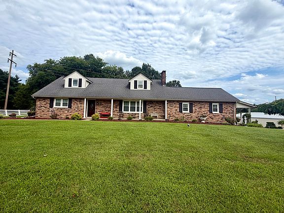 2nd image of 415 S Dogwood Dr