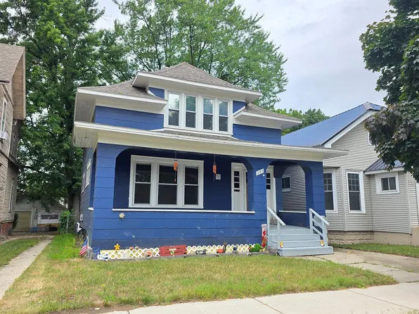 205 N James St, Ludington, MI 49431