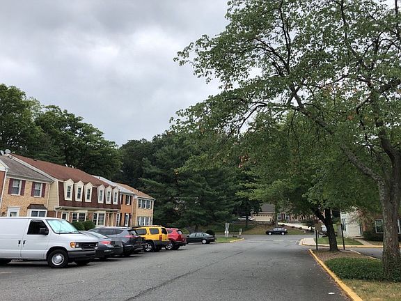 4th image of 9500 Cherry Oak Ct