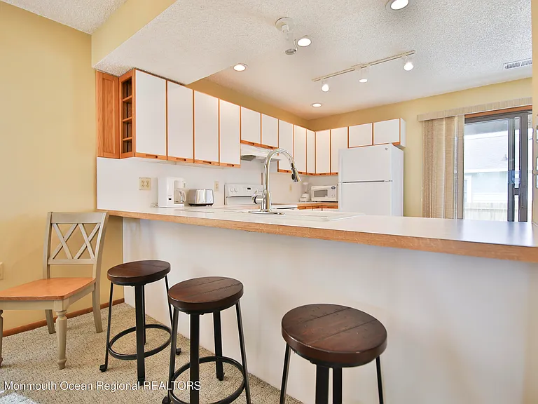 21 Brown Ave — Photo 18