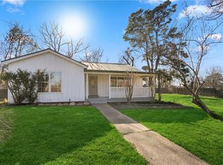 704 N Glass St, Franklin, TX 77856