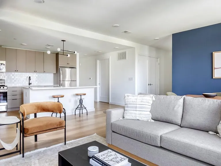 401 Jackson St #4 — Photo 1