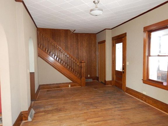 3rd image of 1196 Reaney Ave