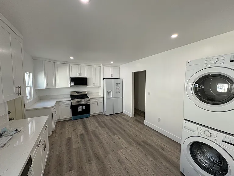 2826 Buckingham Rd #2828 — Photo 8