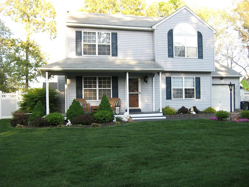2nd image of 31 Forest Ave