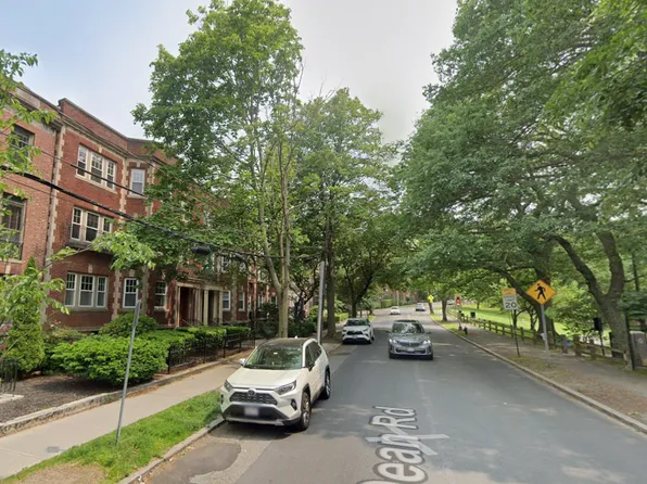 18 Dean Rd #3, Brookline, MA 02445