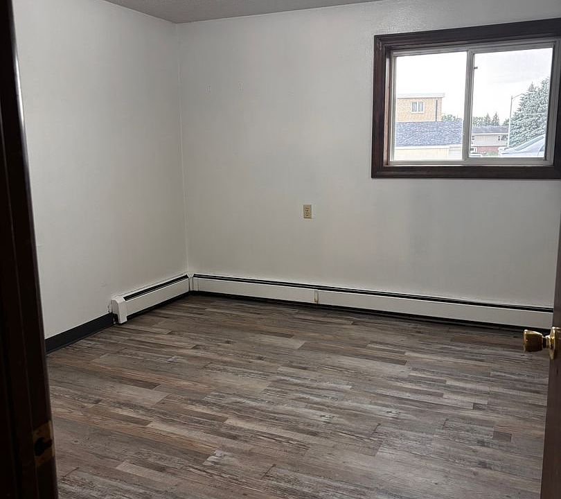 1st image of 406 17th St NW APT 3