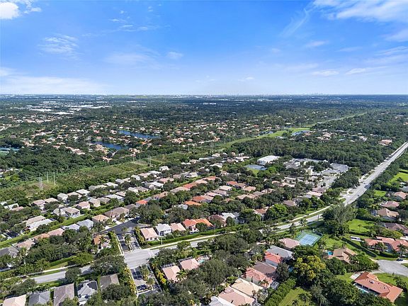 3rd image of 7400 NW 70th Avenue