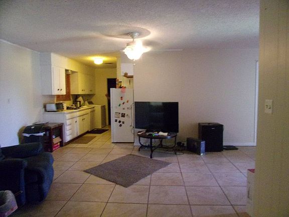 4th image of 2620 Crescent Dr