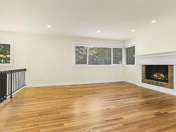 4th image of 15509 Wallingford Ave N