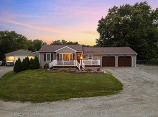 626 S Mississippi St, Blue Grass, IA 52726