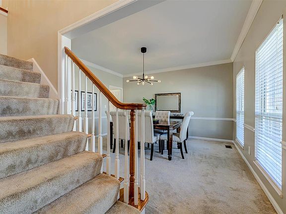2nd image of 829 Pheasant Woods Dr