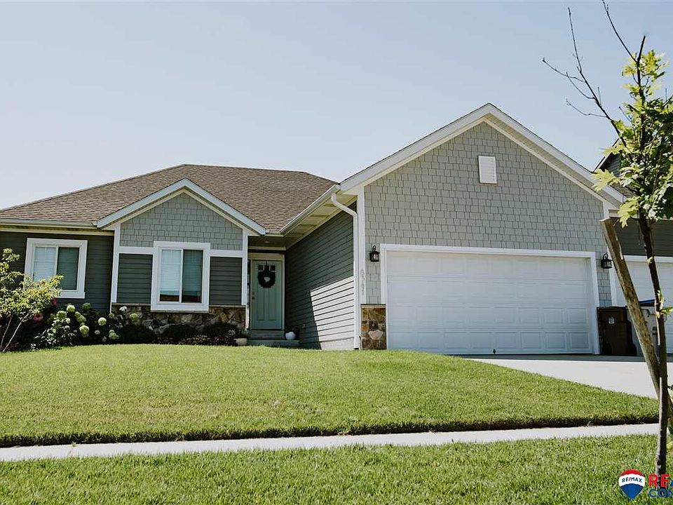 1st image of 8341 Emery Ln