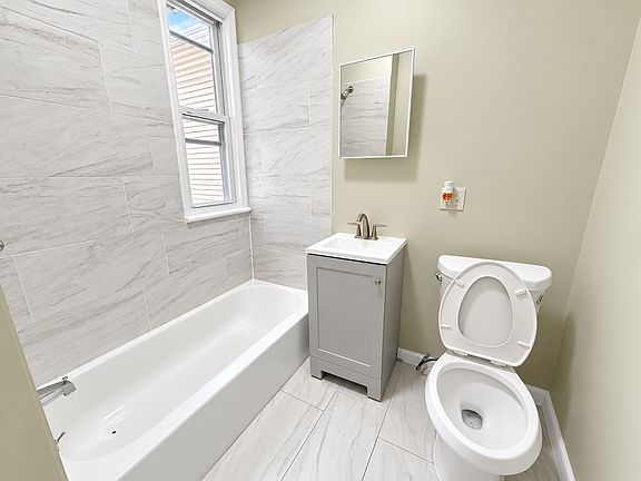 2nd image of 307 W Runyon St Floor 2