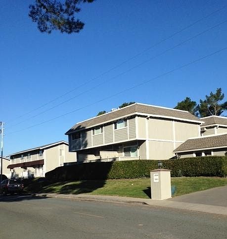 1st image of 1989 Ascot Dr APT 4