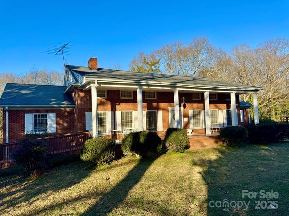 1506 Dallas Cherryville Hwy, Dallas, NC 28034