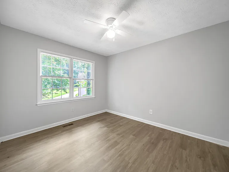 608 Wood Ridge Dr — Photo 21