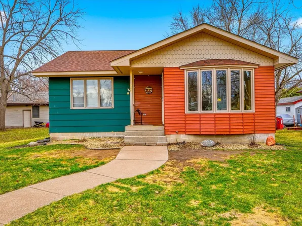 645 W 3rd St, Rush City, MN 55069