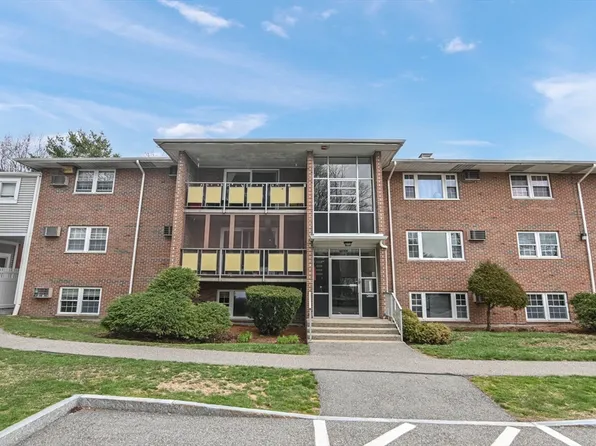 206 Rock St APT M3, Norwood, MA 02062