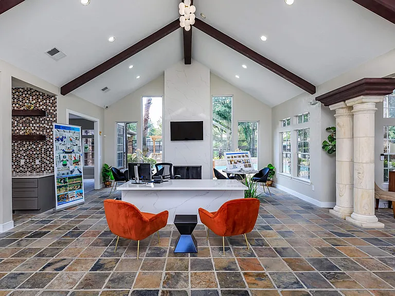 Residence at Westchase — Photo 3