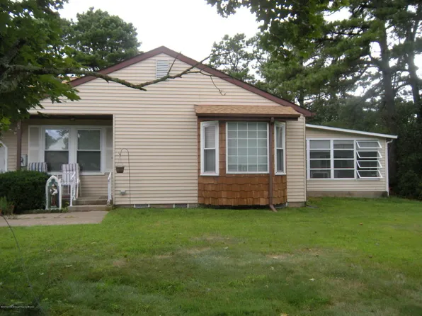 2C Mill Ct #64, Whiting, NJ 08759