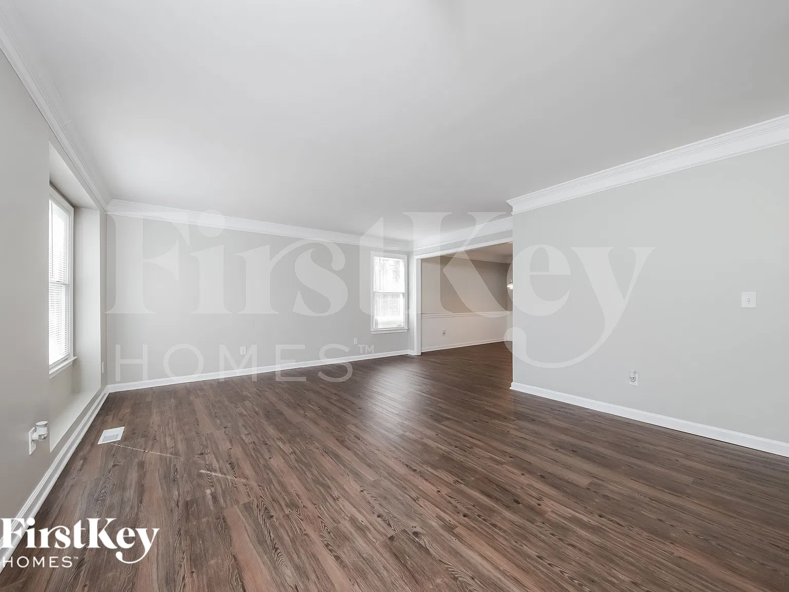 4 bed, 2.5 bath, 1958 sqft, $2,320 — Photo 3