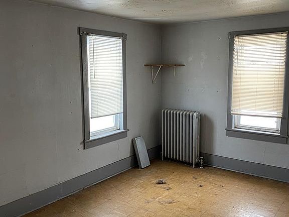 4th image of 2300 Lovell Ave