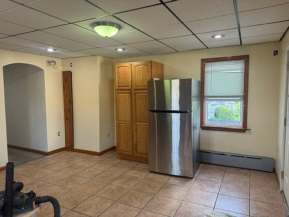 5th image of 32 Oliver St #3