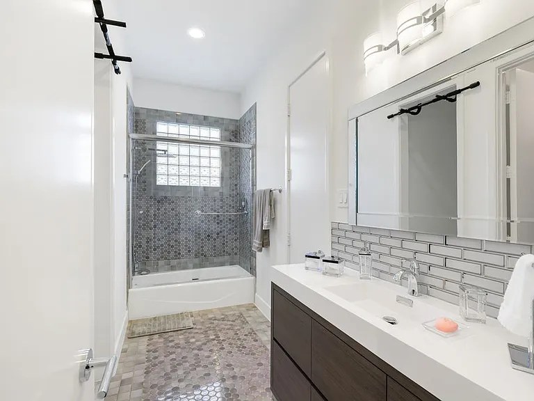 656 Timbercrest Cir — Photo 32