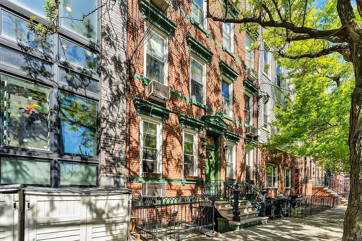 124 Madison Street 2R