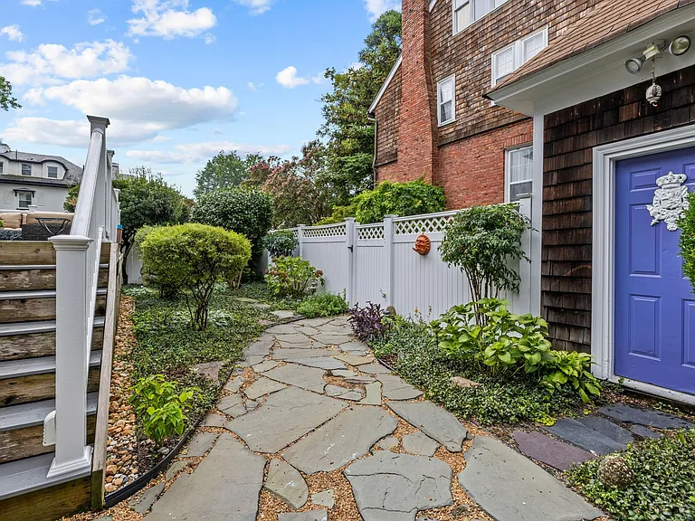 Timeless Ghent Home features charm and elegance in Historic Stockley Gardens — Photo 34