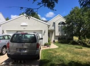 209 Rollingwood Dr, Rockford, MI 49341