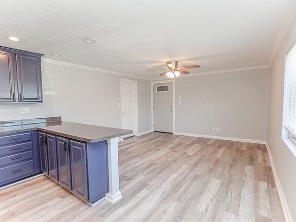 4th image of 1454 E Ocean View Ave #7