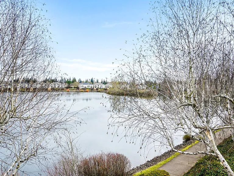 Lakepoint at Inland Shores — Photo 42