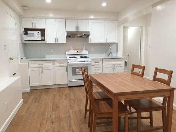 2nd image of 1092 Clay Street # First Floor