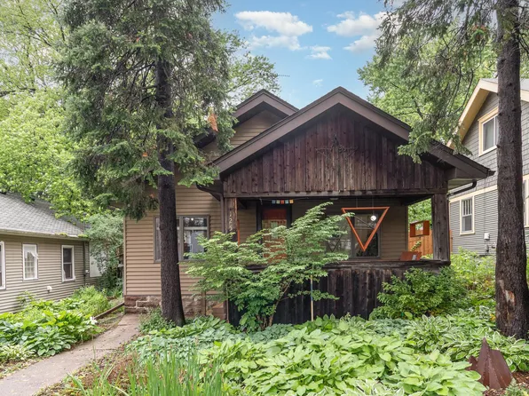 1253 Avon St N, Saint Paul, MN 55117