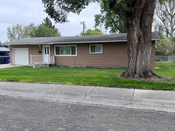923 Big Horn Dr, Riverton, WY 82501