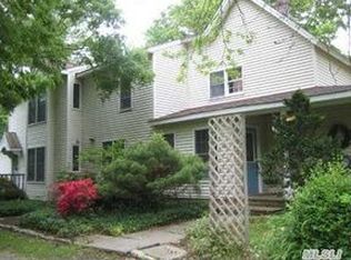 16 Wells Rd, Greenlawn, NY 11740