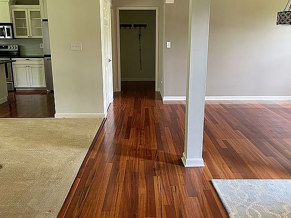 Inside front door, DR on rt