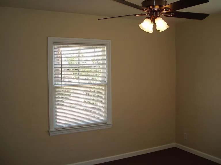 1110 W Roosevelt St — Photo 27