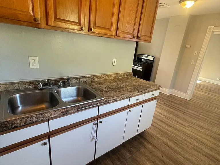 125 Hertel Ave — Photo 7