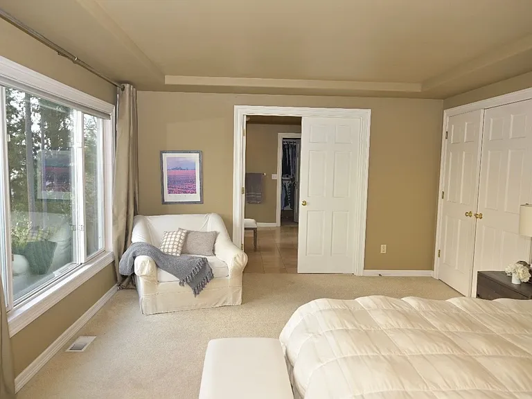 20307 NE 15th Pl — Photo 15