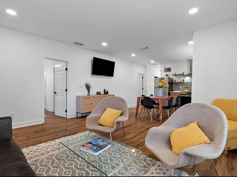2352 Herring Rd SW — Photo 6