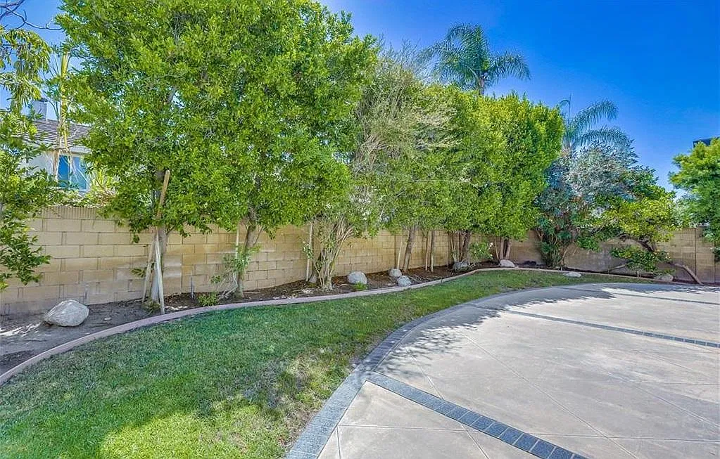 4 bed, 2232 sqft, $5,000 — Photo 3