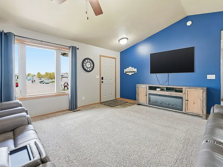 5904 S Mandy Cir — Photo 3