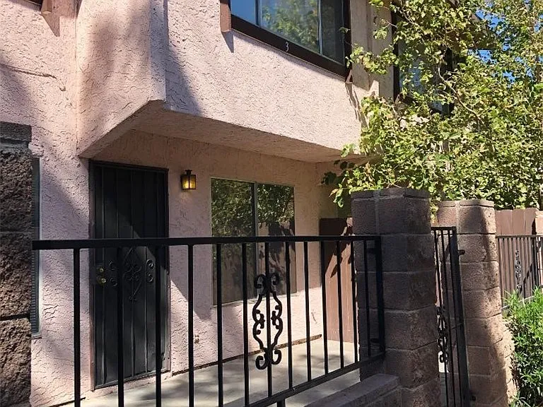 1758 E University Ave #3 — Photo 1